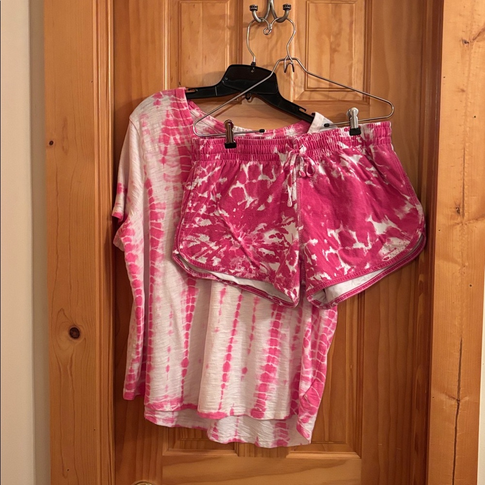 GAP Pink and White Tie-Dye Top with shorts